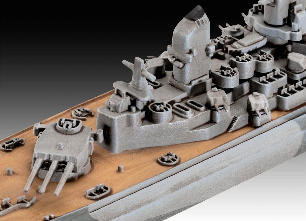 704 - Revell - 05183 - USS New Jersey (BB-62) - painted model