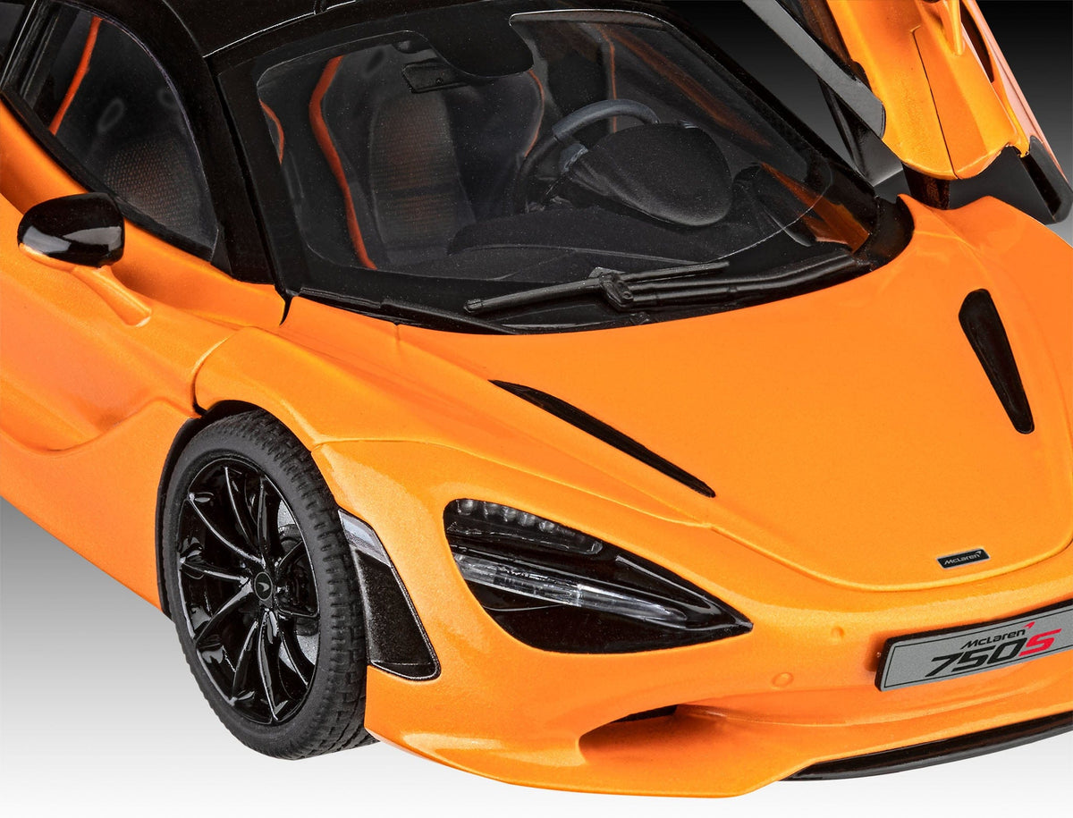 705 - Revell - 07734 - McLaren 750S - painted model