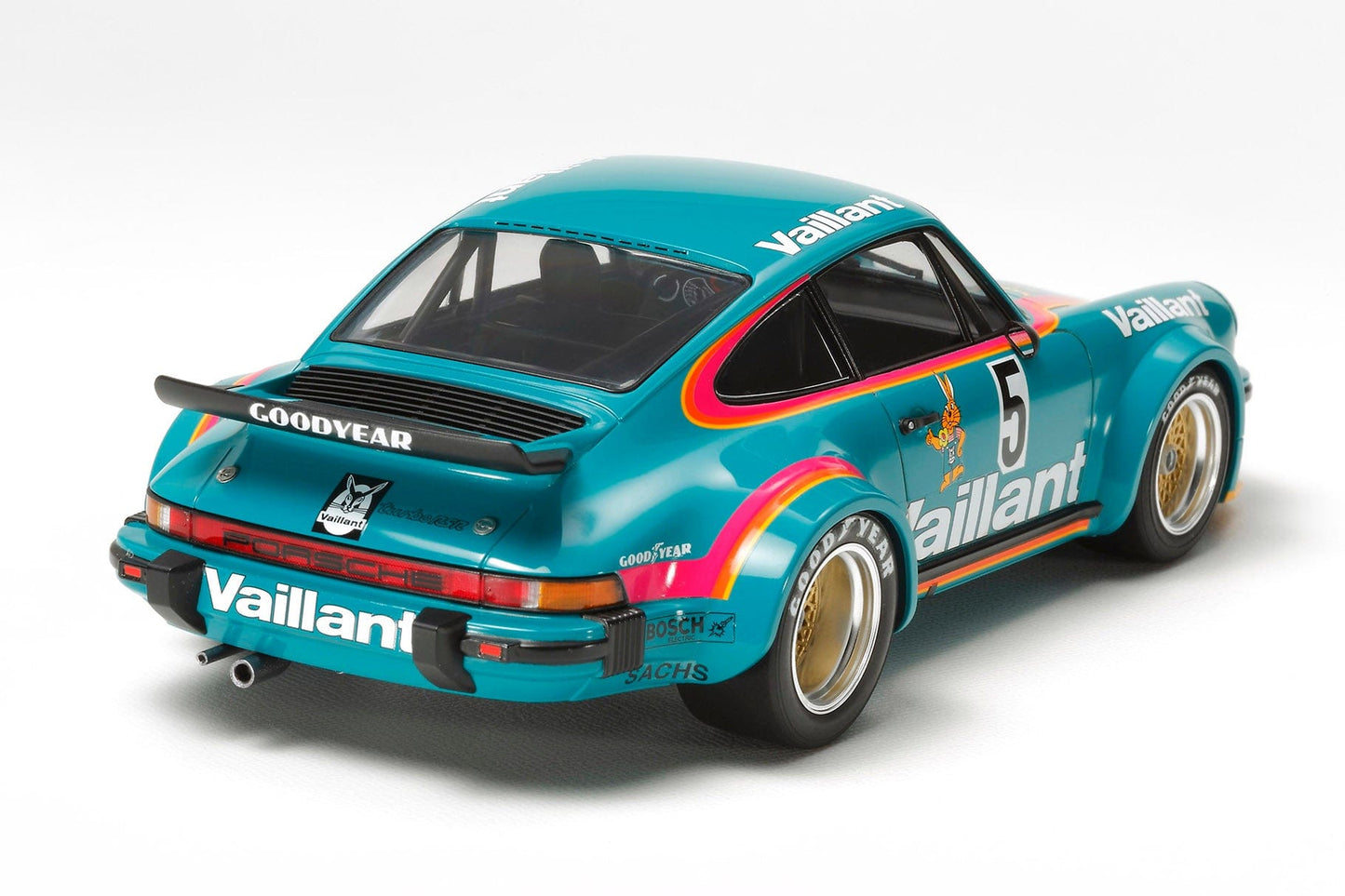 701 - Tamiya - 24328 - Vaillant Porsche 934RSR Turbo - painted model