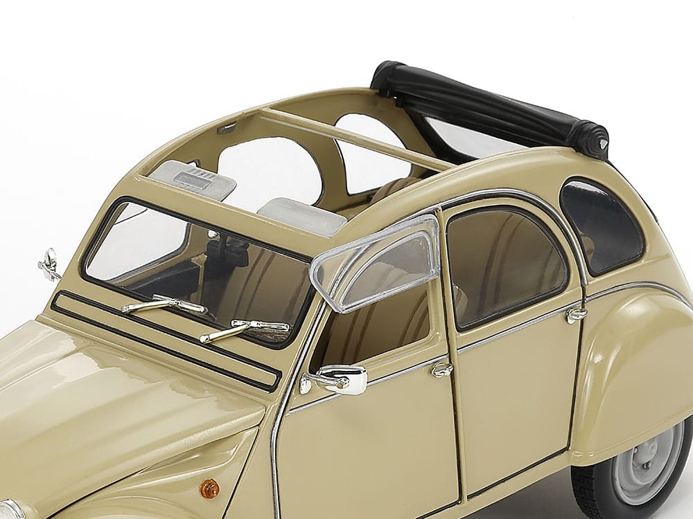 703 - Tamiya - 25415 - Citroën 2CV - painted model