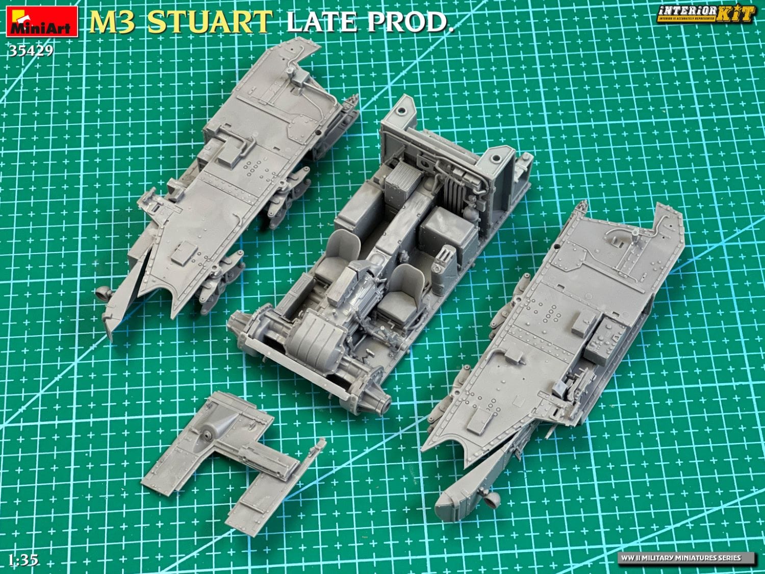Miniart - 35429 - M3 Stuart (late) - unpainted model