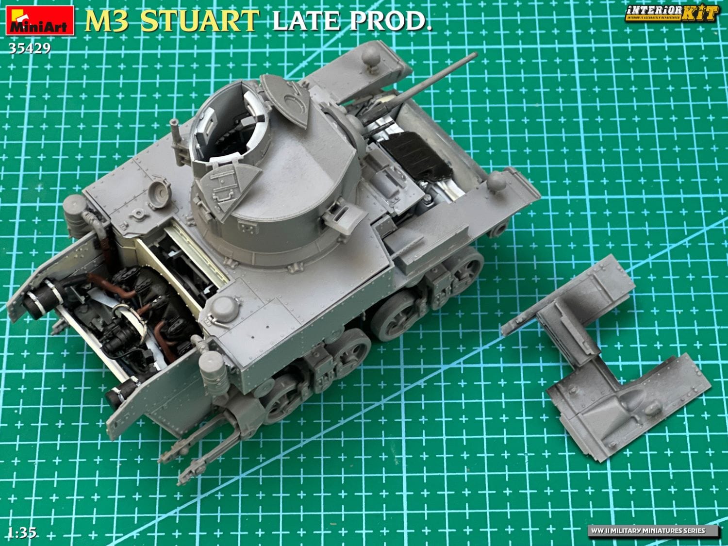 Miniart - 35429 - M3 Stuart (late) - unpainted model