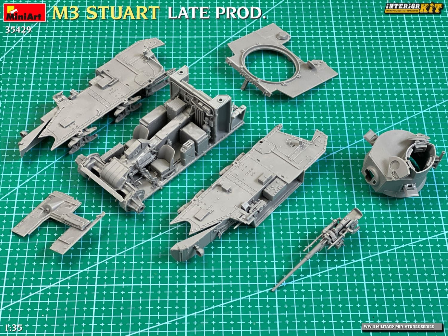 Miniart - 35429 - M3 Stuart (late) - unpainted model