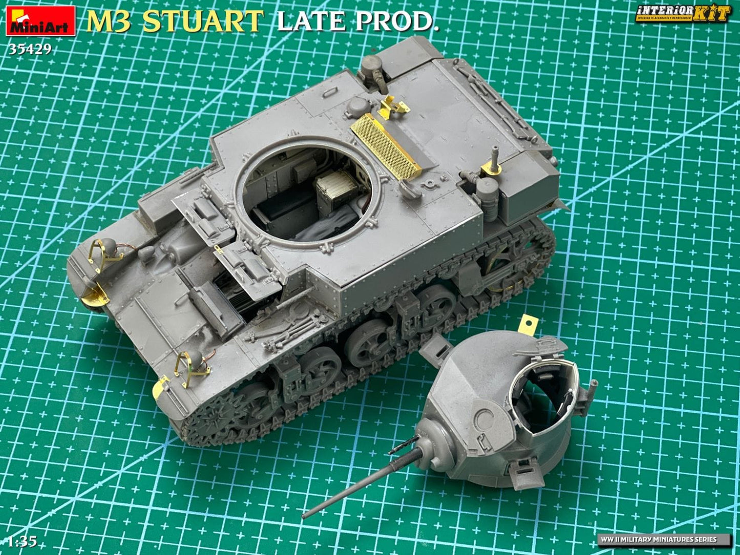 617 - Miniart - 35429 - M3 Stuart (late) - unpainted model