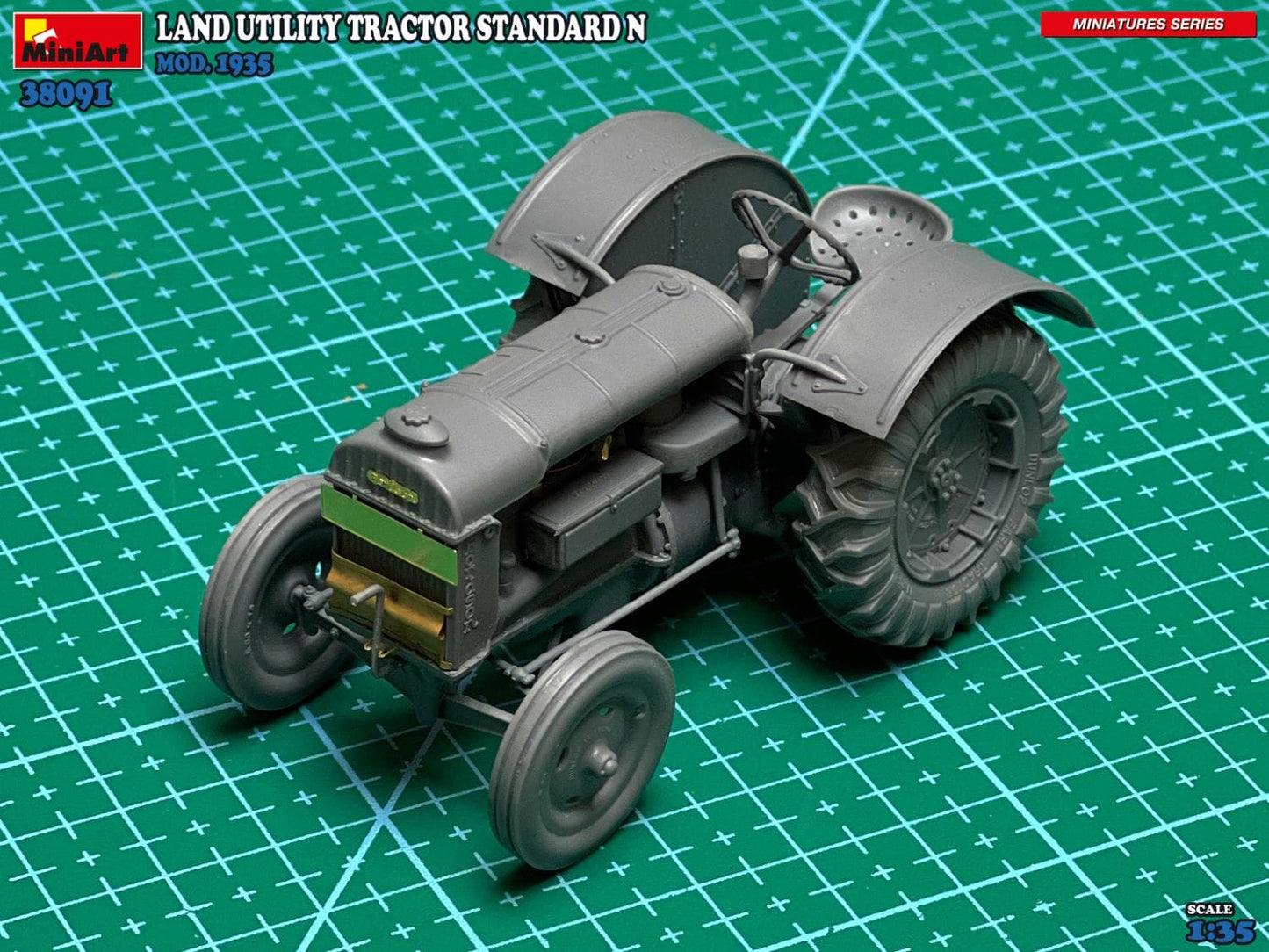 608 - Miniart - 38091 - Fordson Model N - unpainted model