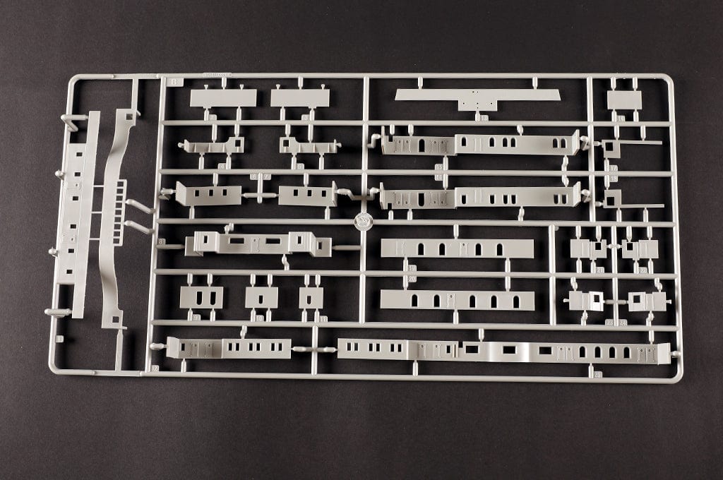 Trumpeter - 03720 - HMT Olympic - sprue