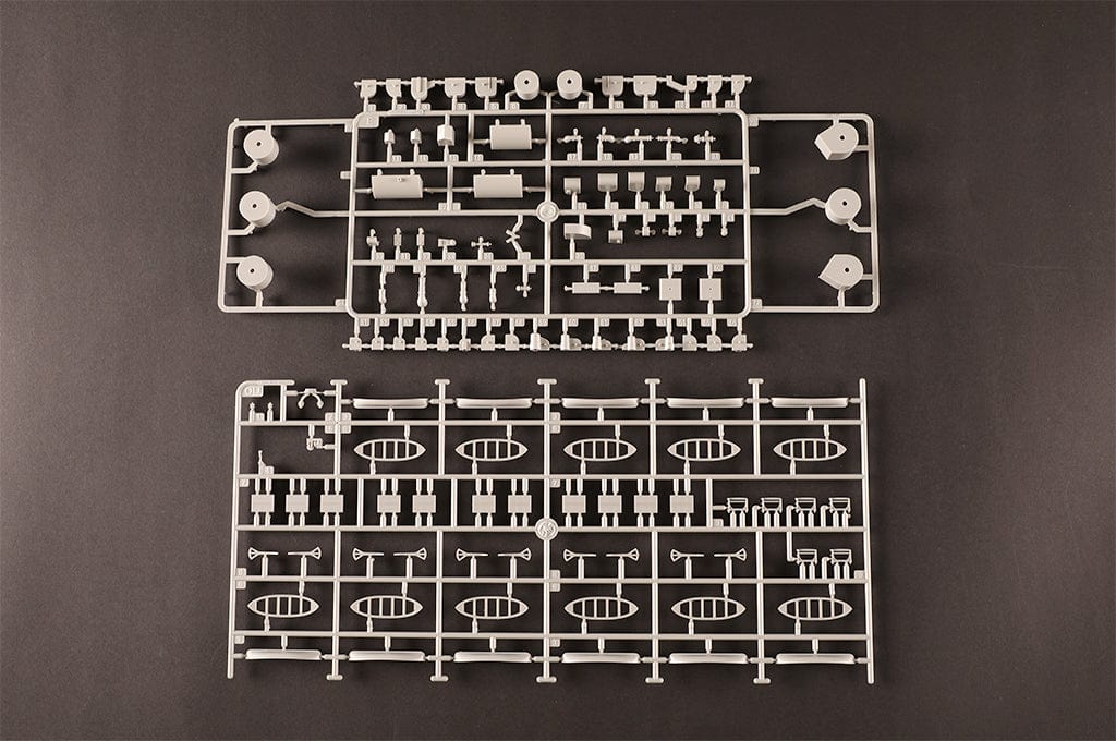 Trumpeter - 03720 - HMT Olympic - sprue