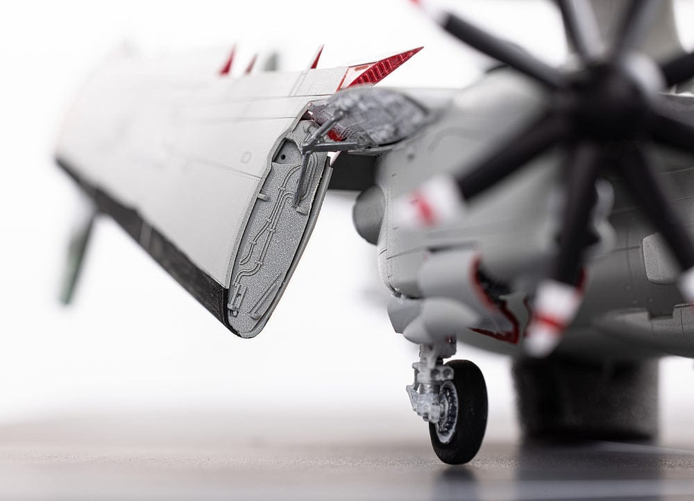 702 - Heller - 82300 - Grumman E-2C Hawkeye - painted model