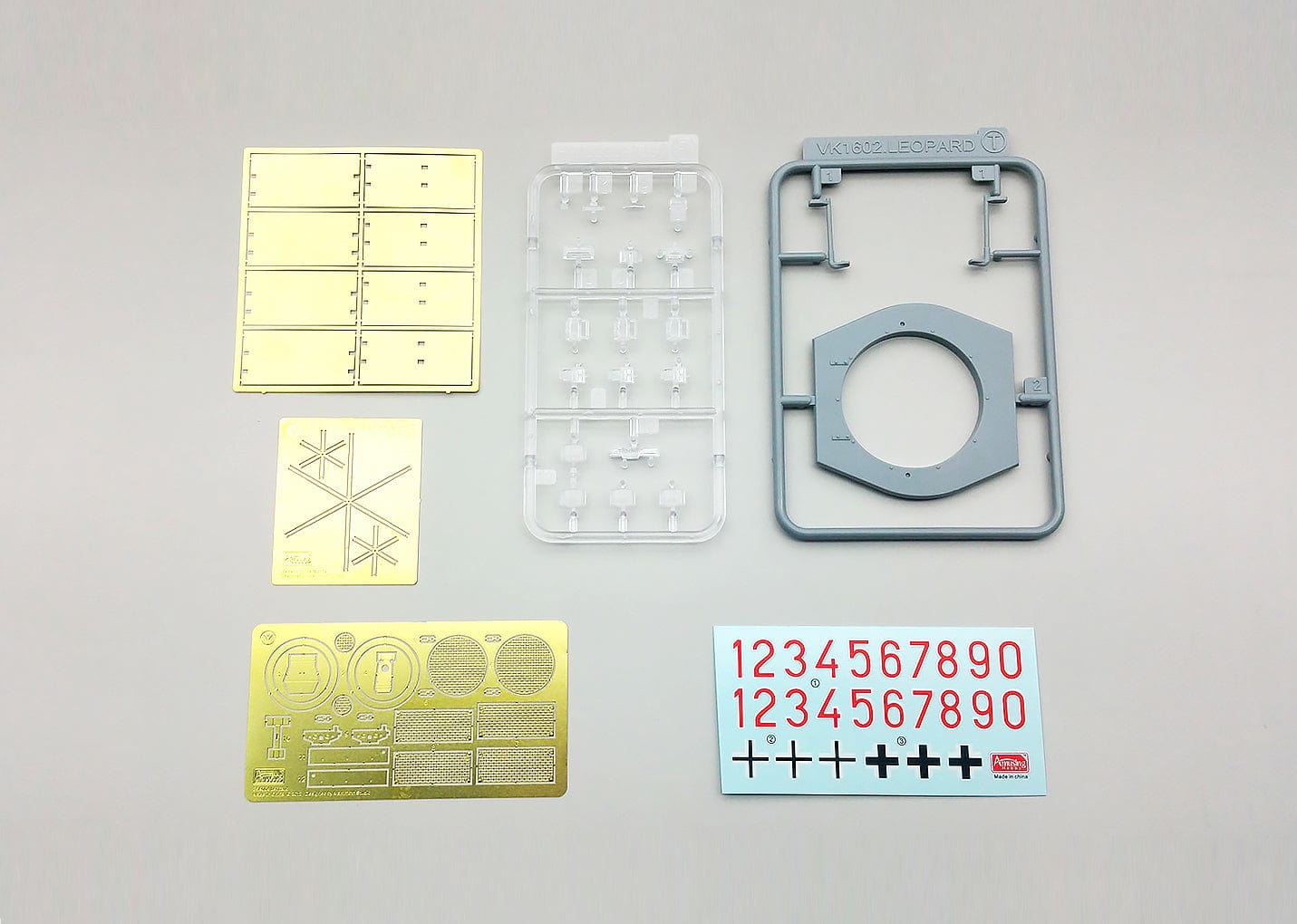 400 - Amusing Hobby - 35A004 - VK 16.02 Leopard - decals