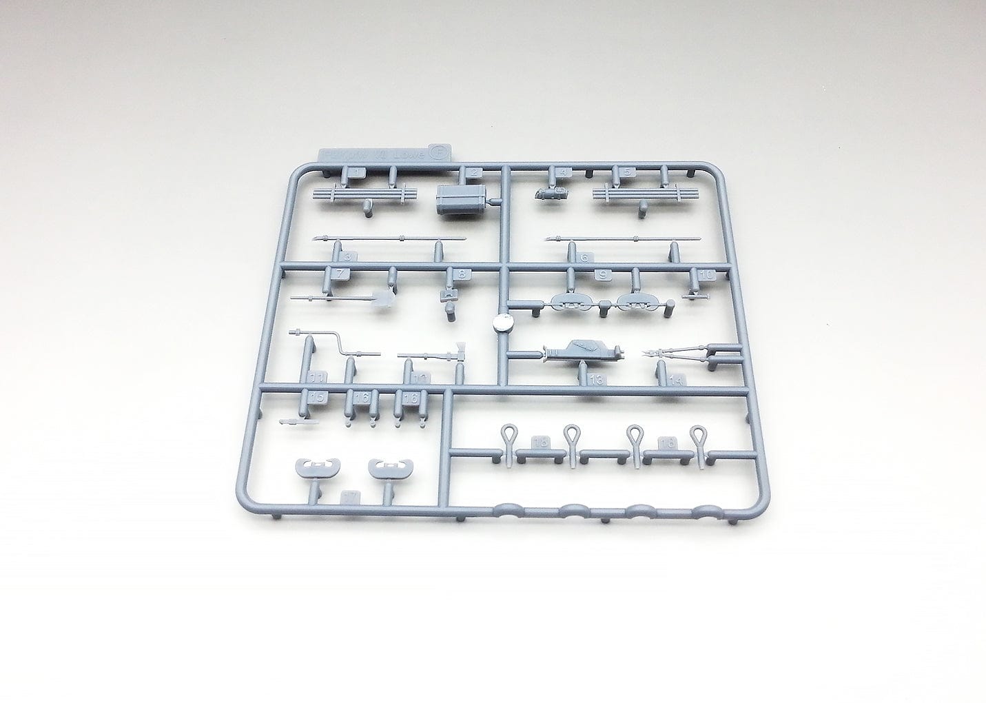 206 - Amusing Hobby - 35A007 - Pz.Kpfw. VII VK 72.01 (K) Löwe - sprue