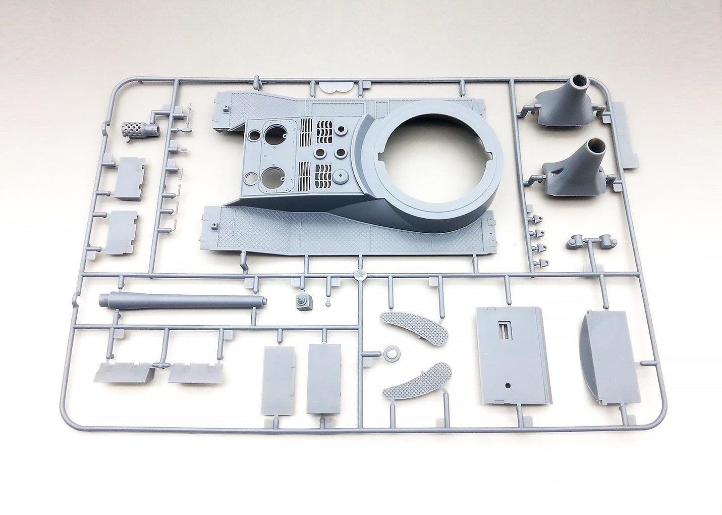 200 - Amusing Hobby - 35A007 - Pz.Kpfw. VII VK 72.01 (K) Löwe - sprue