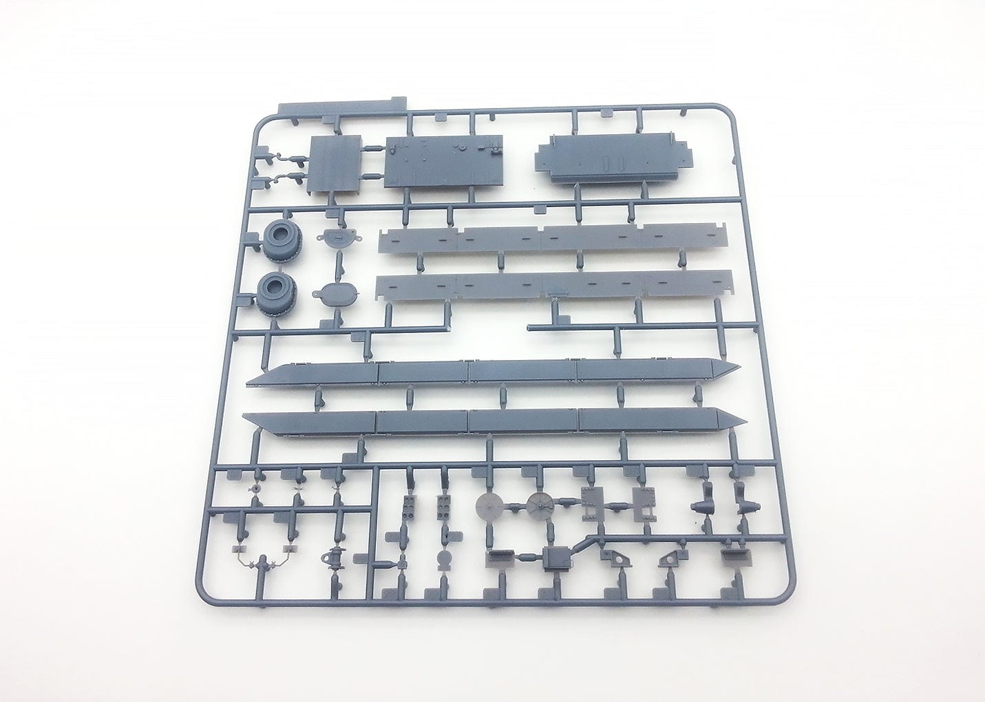 203 - Amusing Hobby - 35A008 - FV215 183mm - sprue