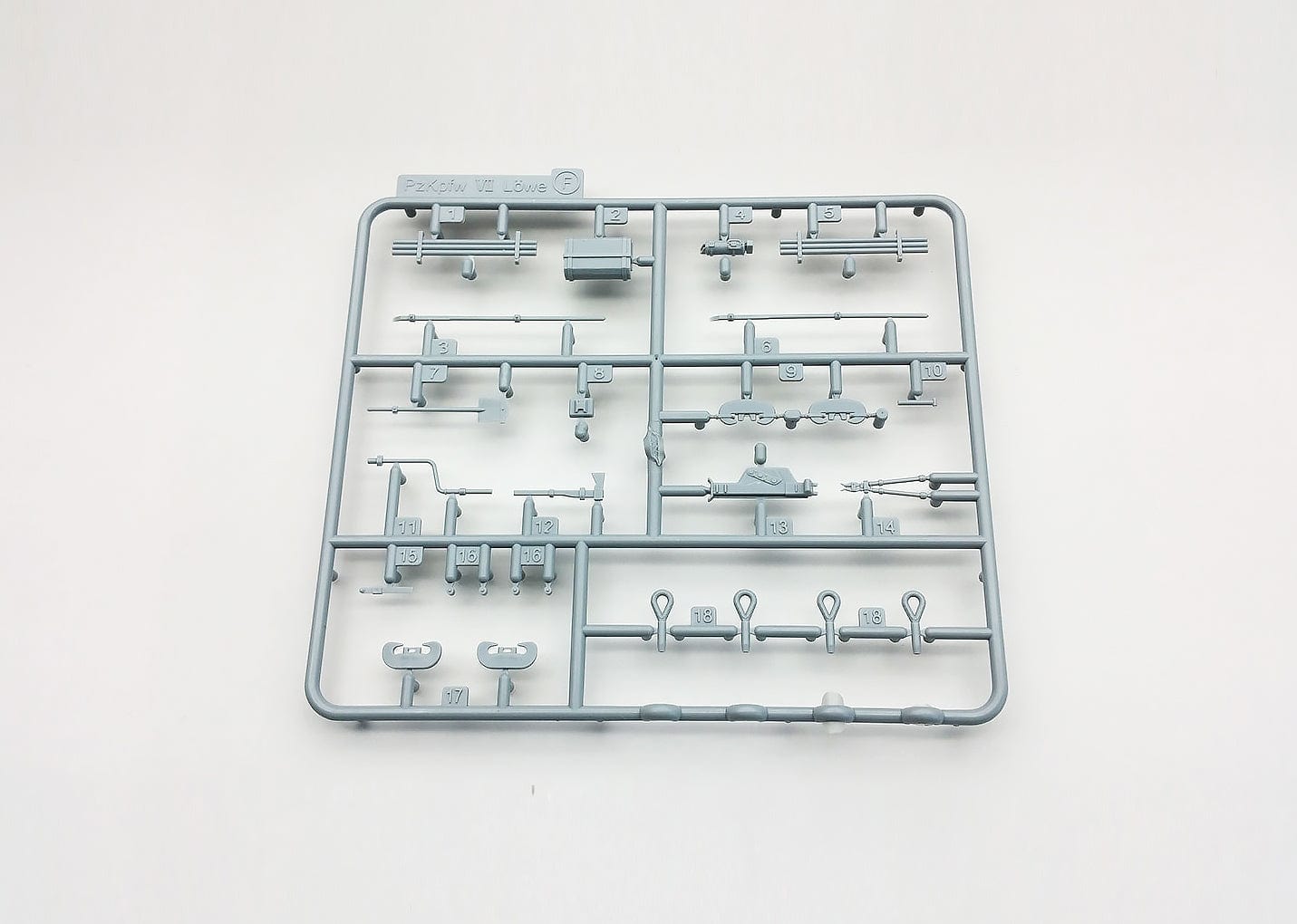 203 - Amusing Hobby - 35A014 - Geschützwagen Tiger GrW L/16 Mörser Grille 30 ‘Bär’ - sprue