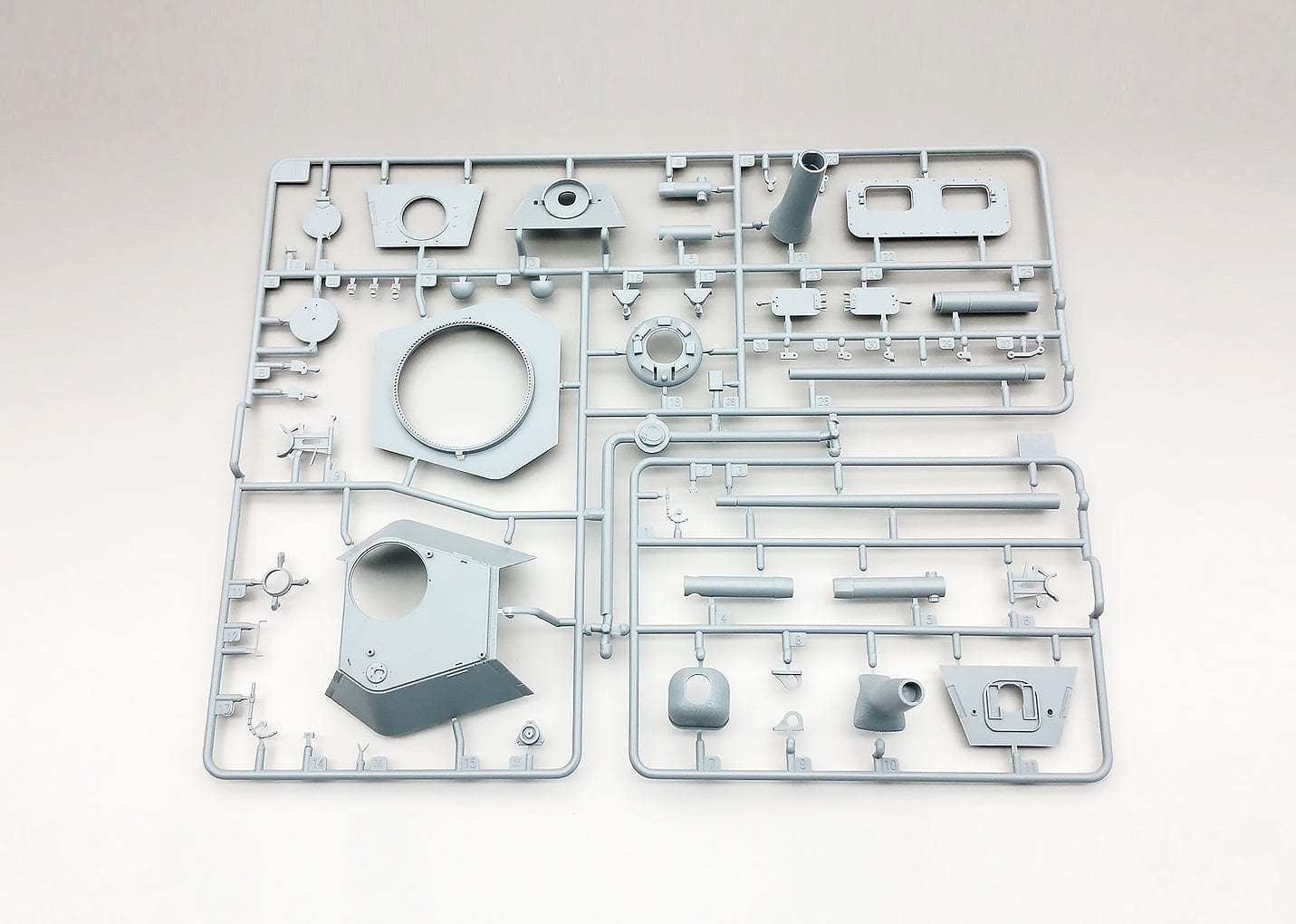 201 - Amusing Hobby - 35A018 - Pz.Kpfw. V Panther II - sprue