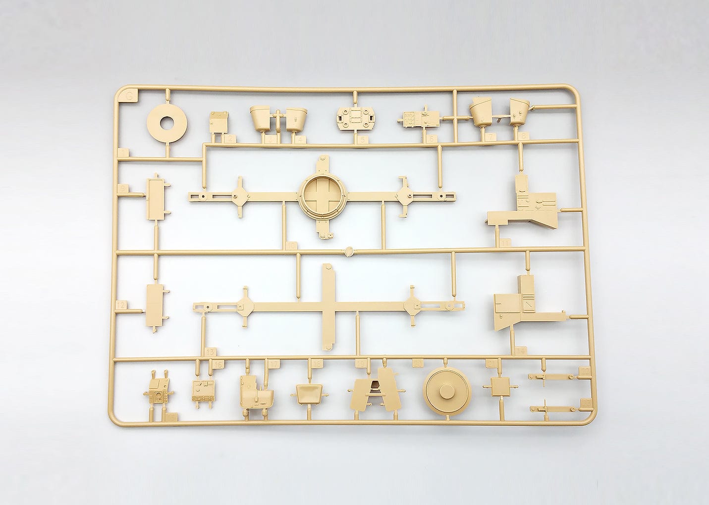 207 - Amusing Hobby - 35A020 - 12.8cm Flak 40 and FuMG 39 / FuSE 62 D Würzburg - sprue