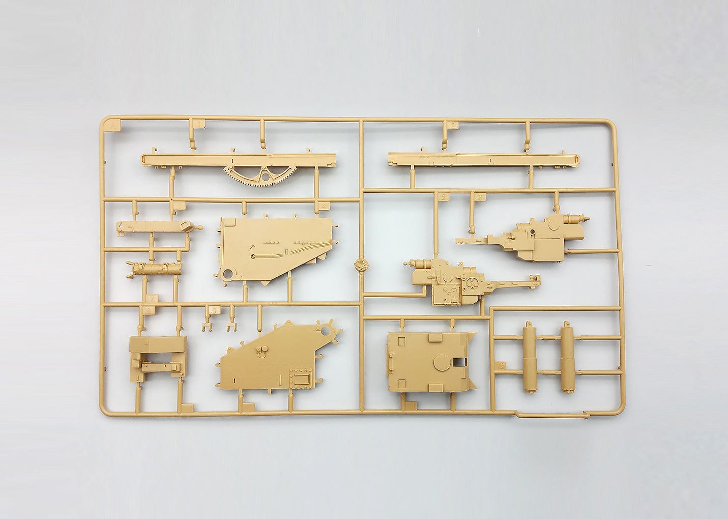 203 - Amusing Hobby - 35A020 - 12.8cm Flak 40 and FuMG 39 / FuSE 62 D Würzburg - sprue