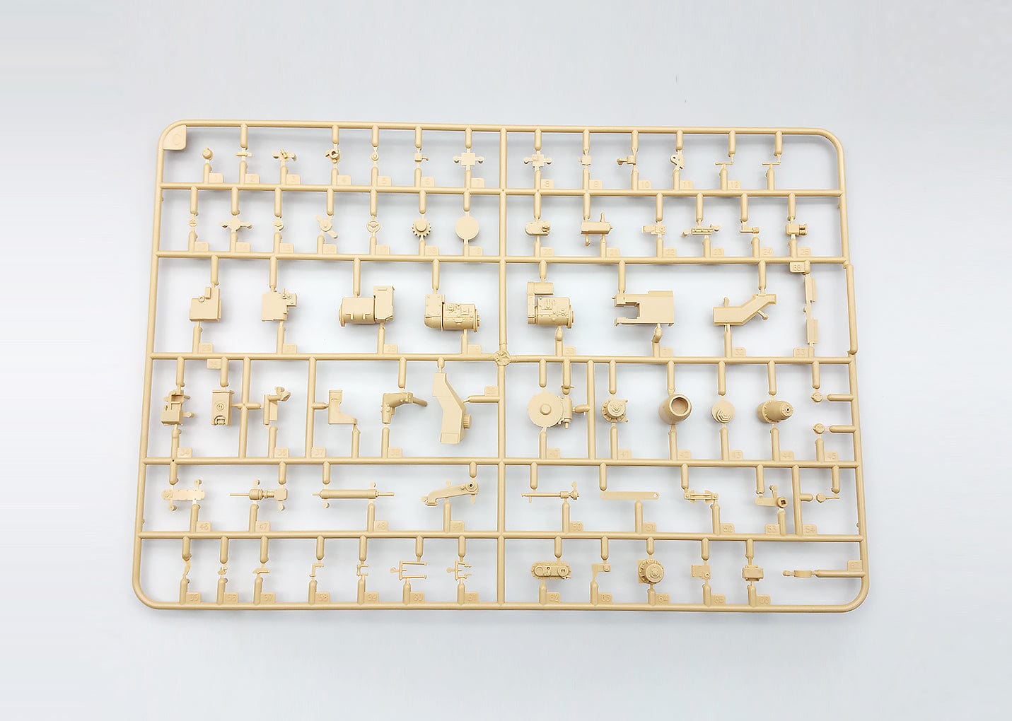 205 - Amusing Hobby - 35A020 - 12.8cm Flak 40 and FuMG 39 / FuSE 62 D Würzburg - sprue