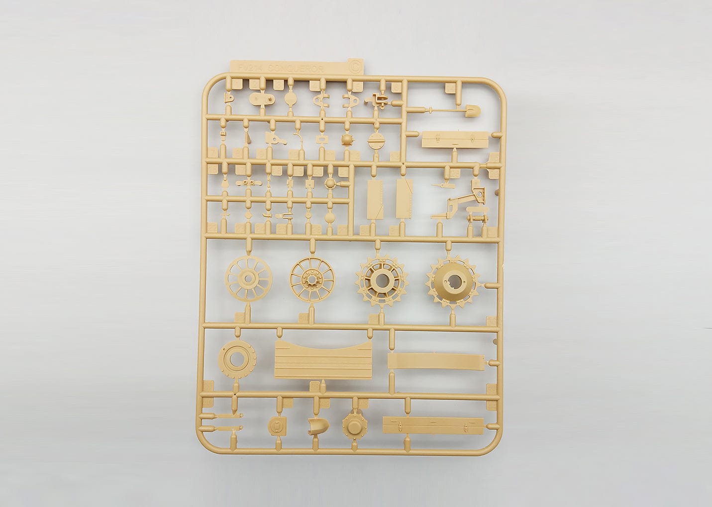 205 - Amusing Hobby - 35A027 - FV214 Conqueror Mk II - sprue