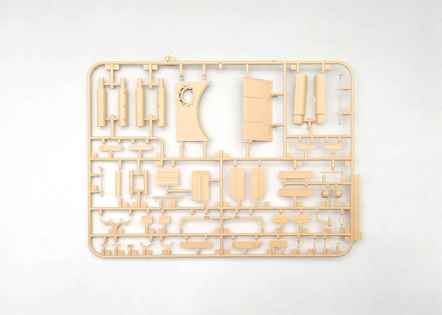 203 - Amusing Hobby - 35A042 - FV221 Caernarvon - sprue
