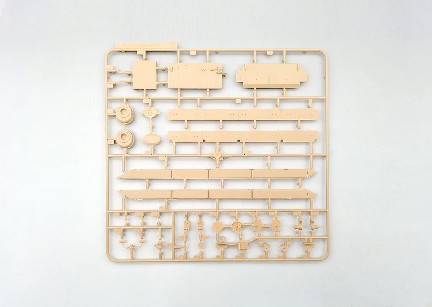 204 - Amusing Hobby - 35A042 - FV221 Caernarvon - sprue