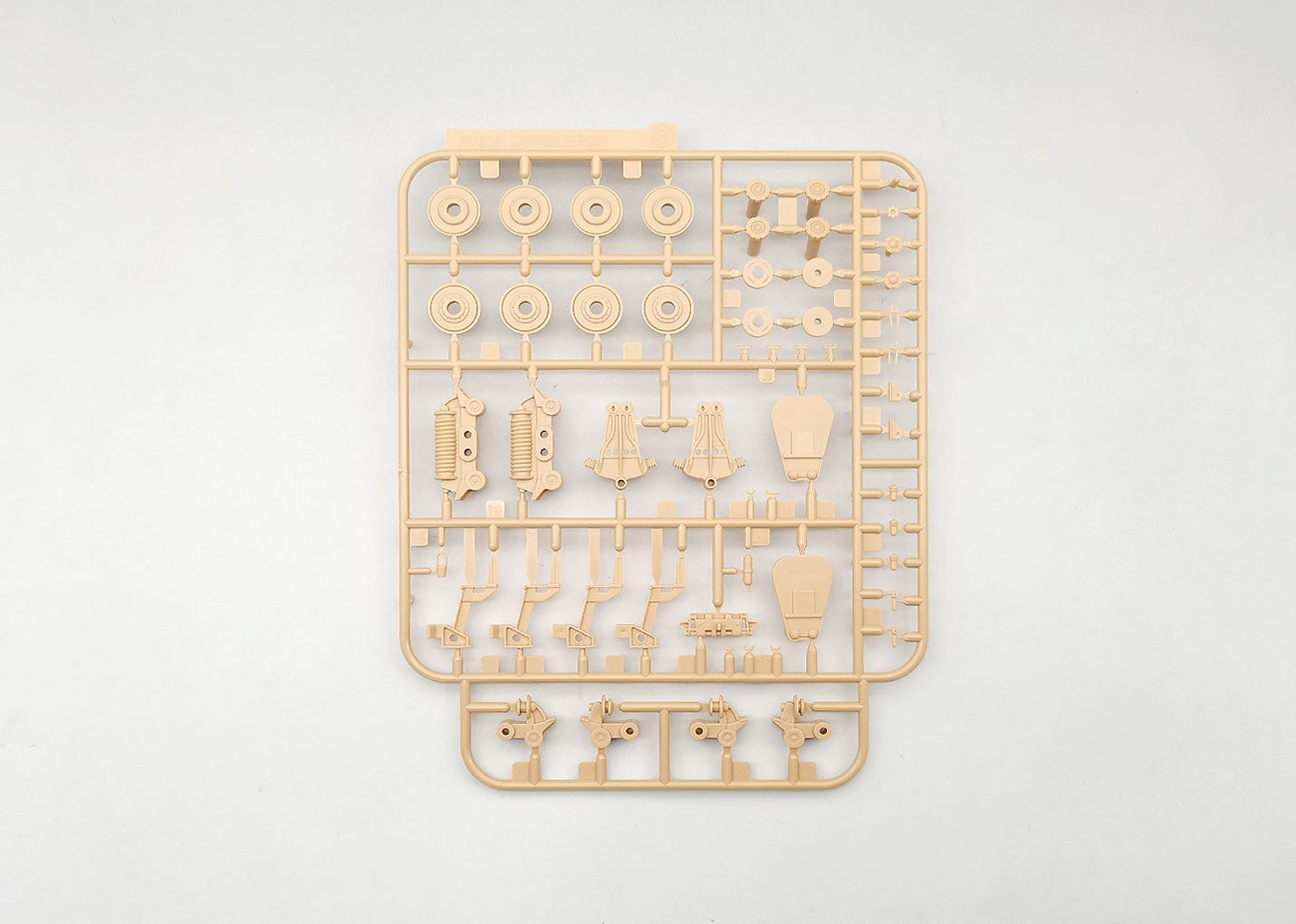 205 - Amusing Hobby - 35A042 - FV221 Caernarvon - sprue