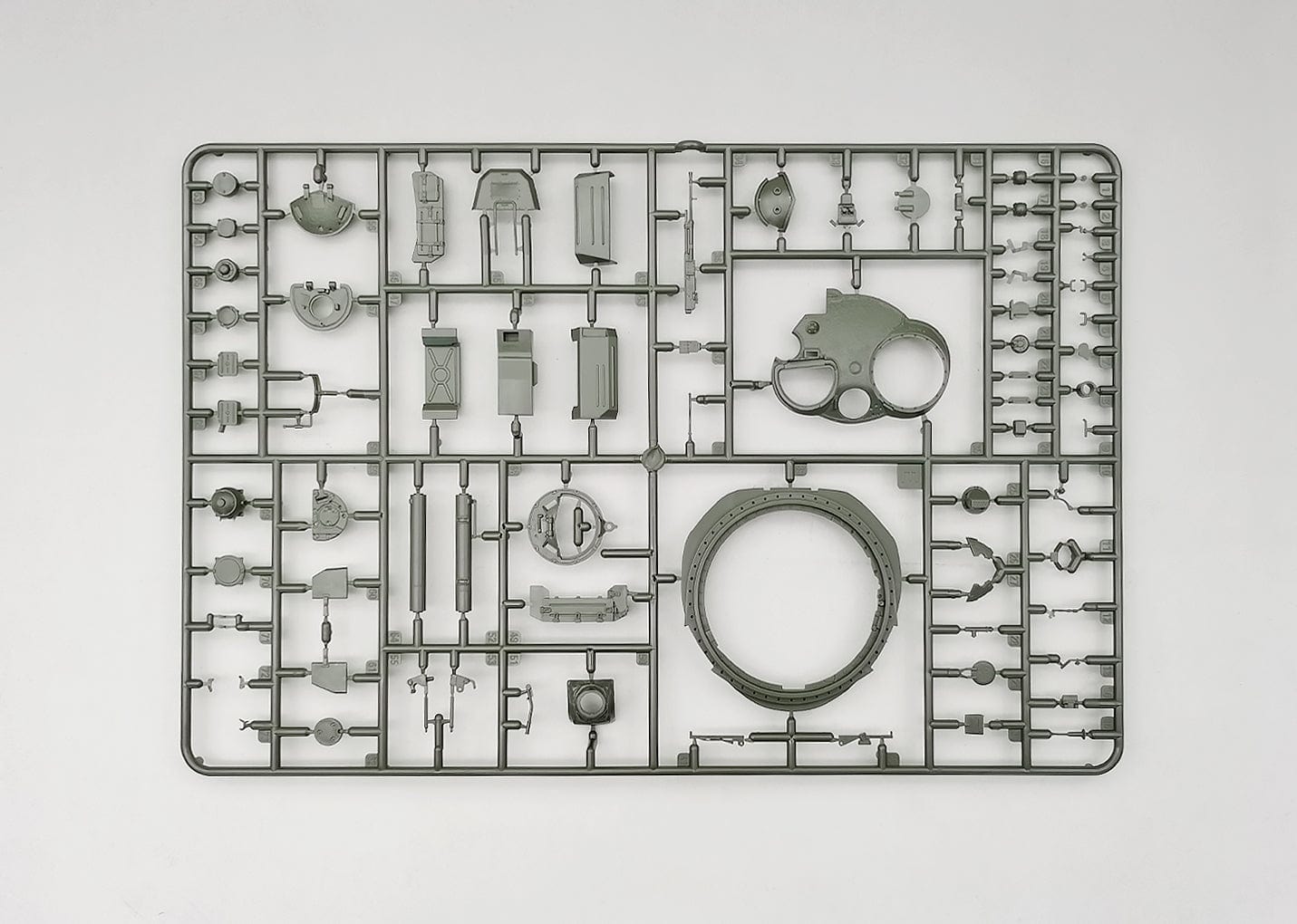 203 - Amusing Hobby - 35A052 - T-72 Ural - sprue
