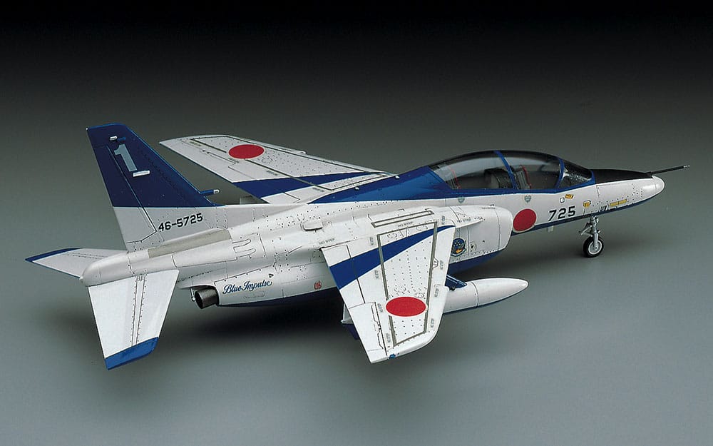 700 - Hasegawa - D11 - Kawasaki T-4 ‘Blue Impulse’ - painted model