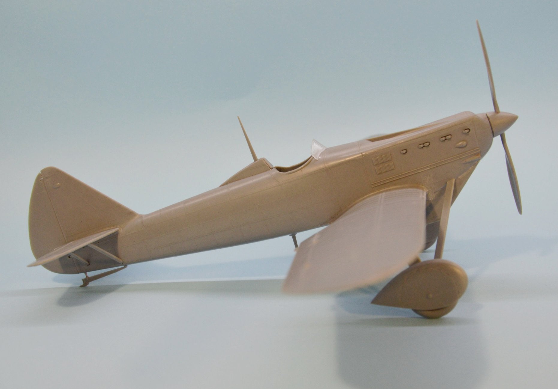Dora Wings - 32001 - Dewoitine D.500 - unpainted model