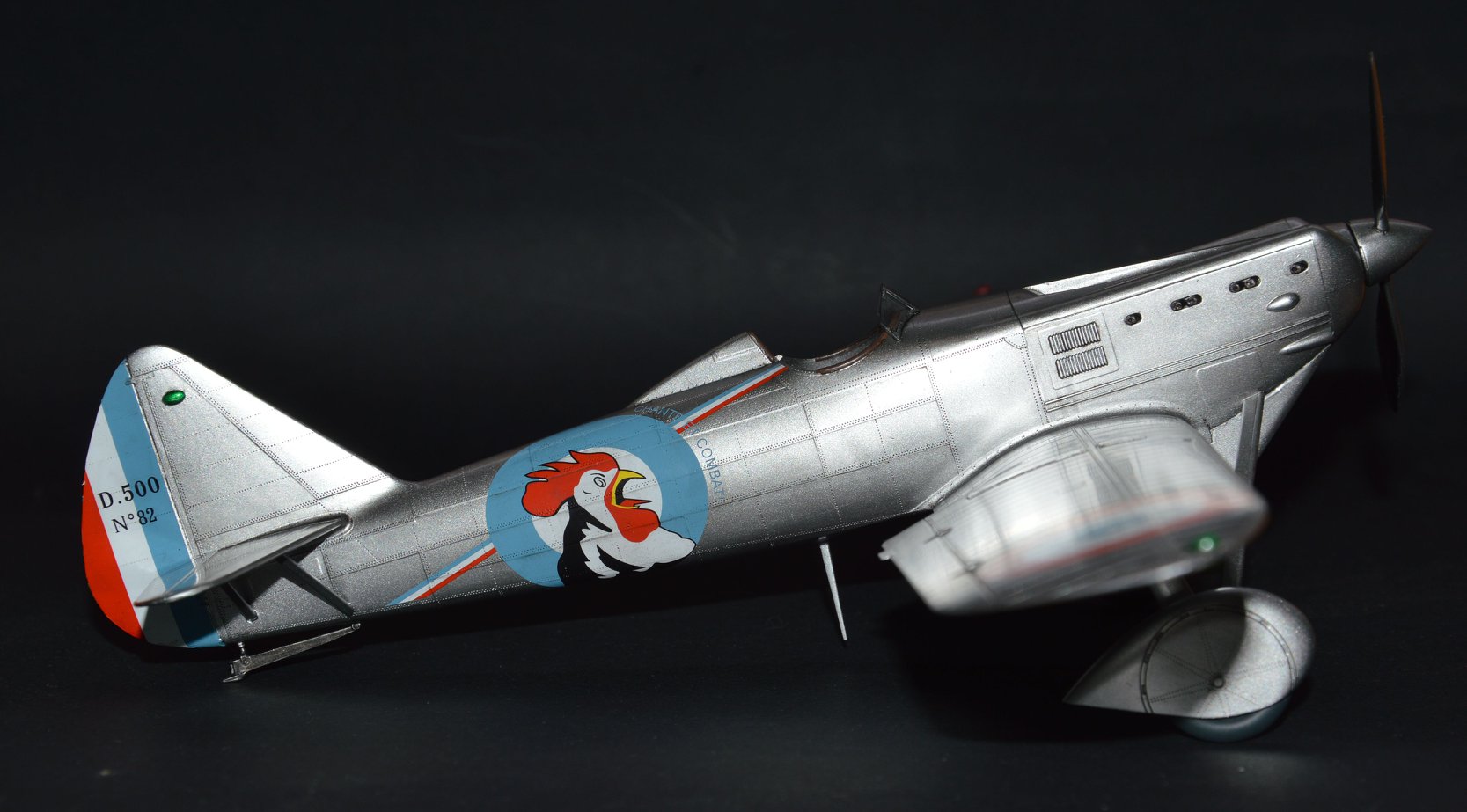 Dora Wings - 32001 - Dewoitine D.500 - painted model