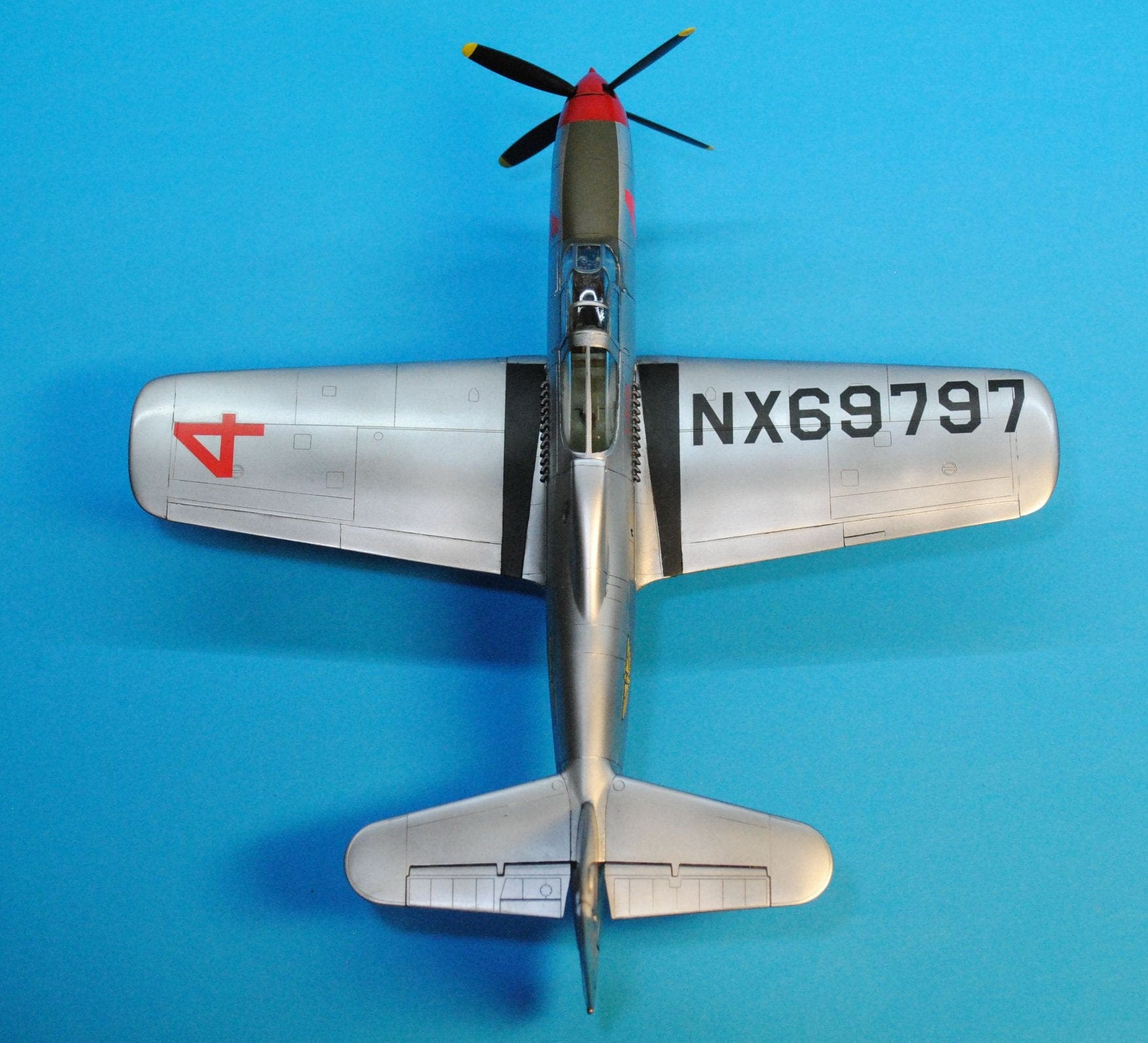 Dora Wings - 48007 - Bell P-63C Kingcobra Racer - painted model
