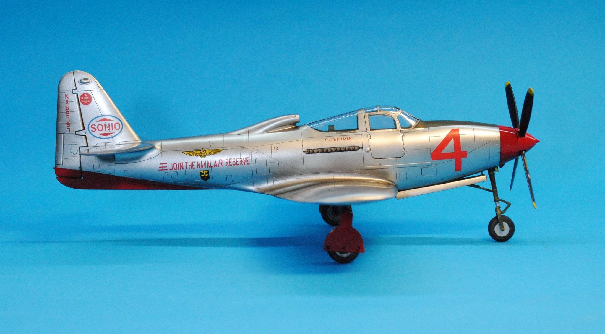 Dora Wings - 48007 - Bell P-63C Kingcobra Racer - painted model