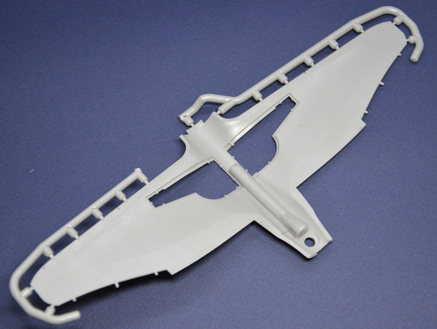 208 - Dora Wings - 48028 - Caudron C.630 Simoun - sprue