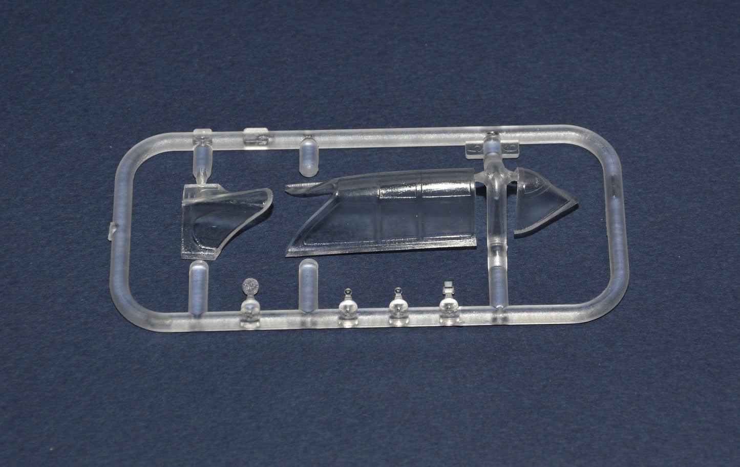 211 - Dora Wings - 48007 - Bell P-63C Kingcobra Racer - sprue
