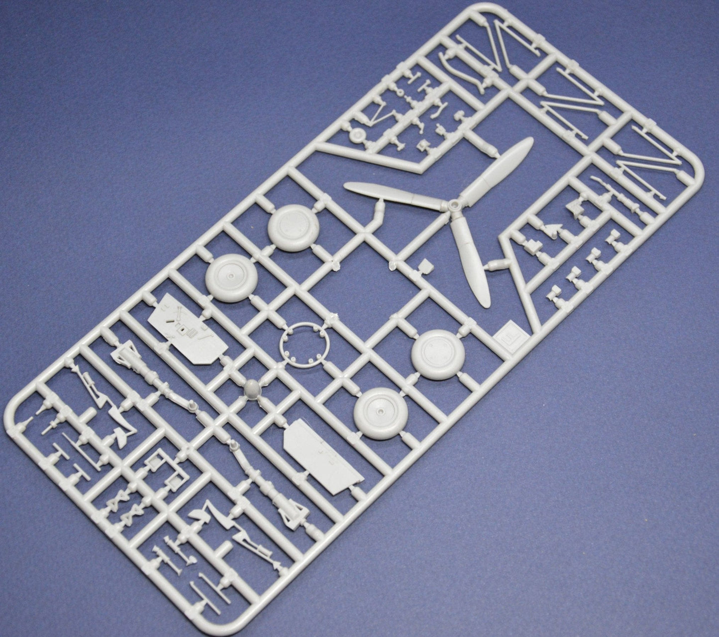 202 - Dora Wings - 48015 - Percival Vega Gull - sprue