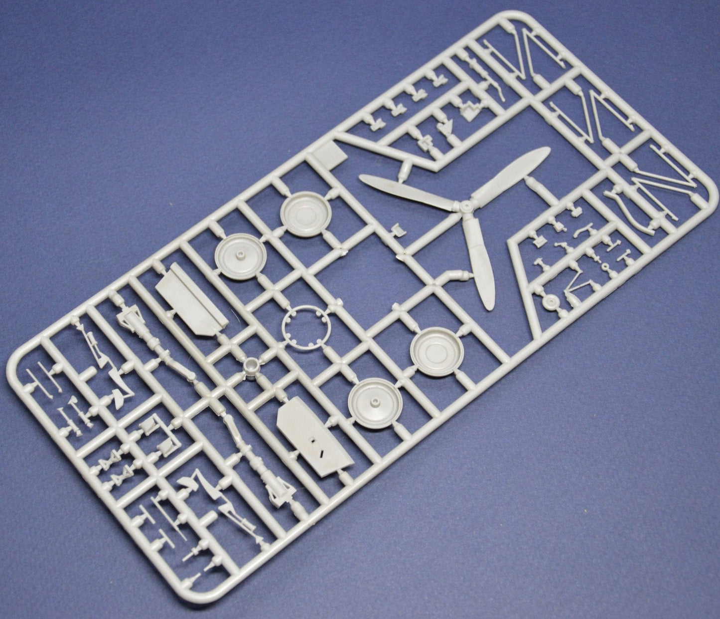 203 - Dora Wings - 48025 - Bellanca CH-400 Skyrocket - sprue