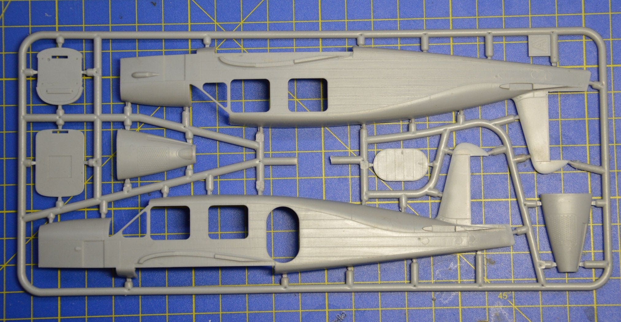 Dora Wings - 48012 - Seversky P-35 - sprue