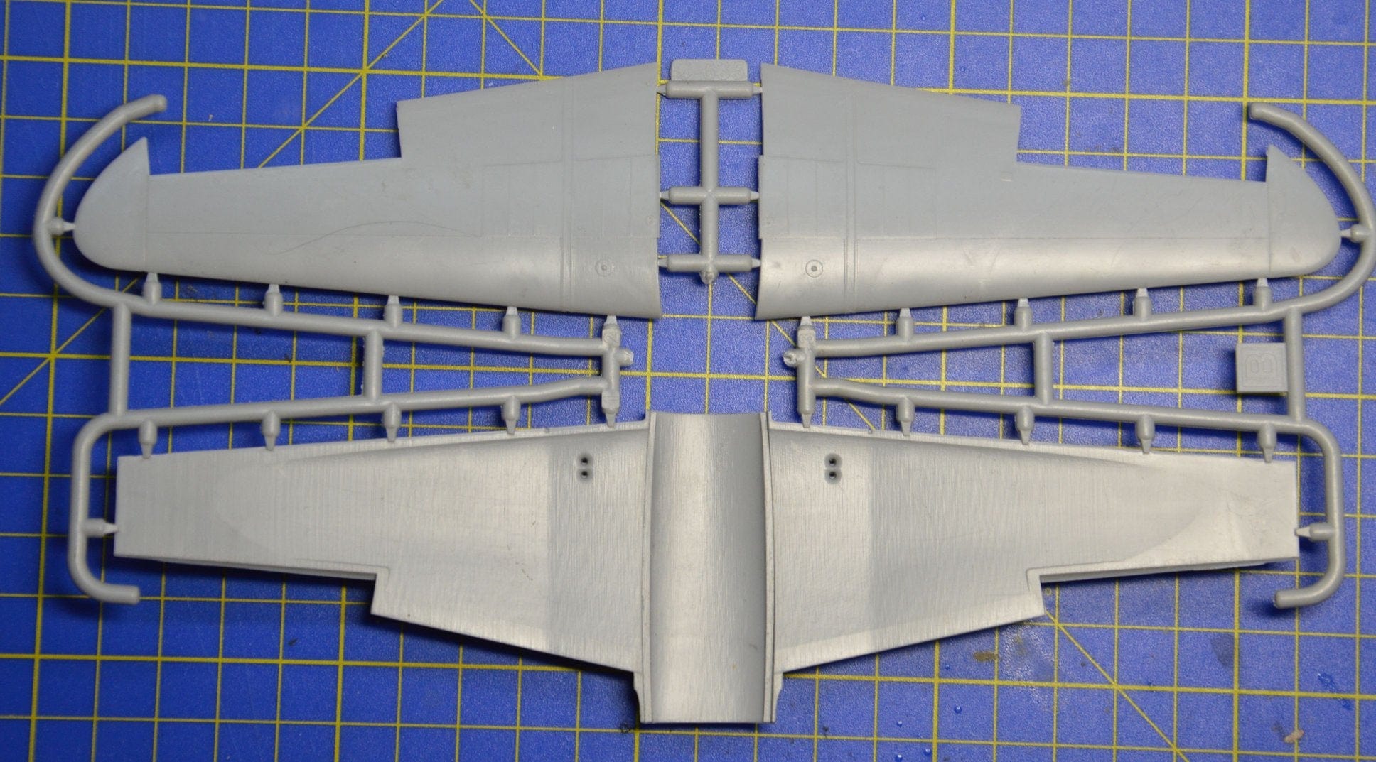 Dora Wings - 48007 - Bell P-63C Kingcobra Racer - sprue