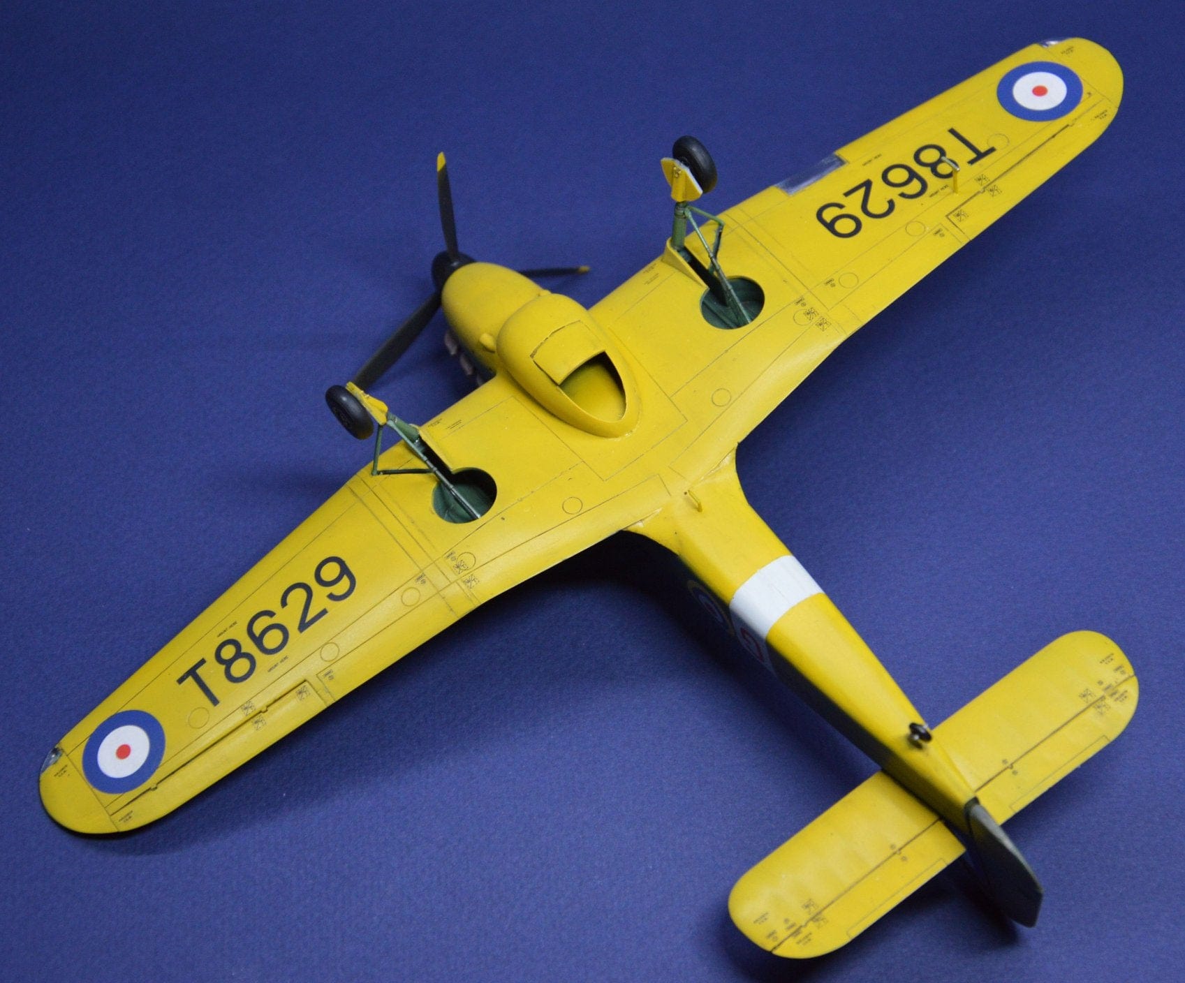 Dora Wings - 48026 - Gee Bee (early) - painted model