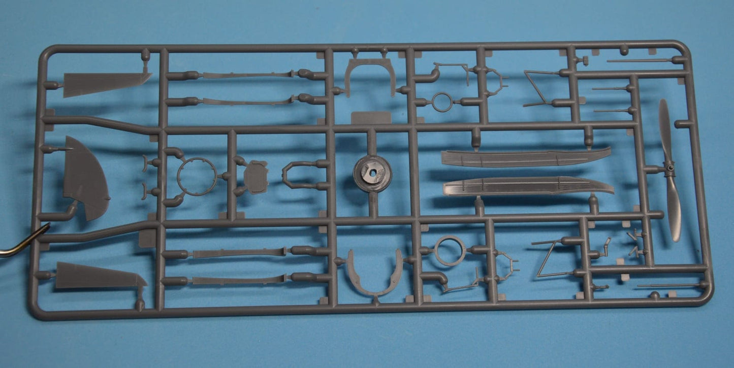 207 - Dora Wings - 48012 - Seversky P-35 - sprue