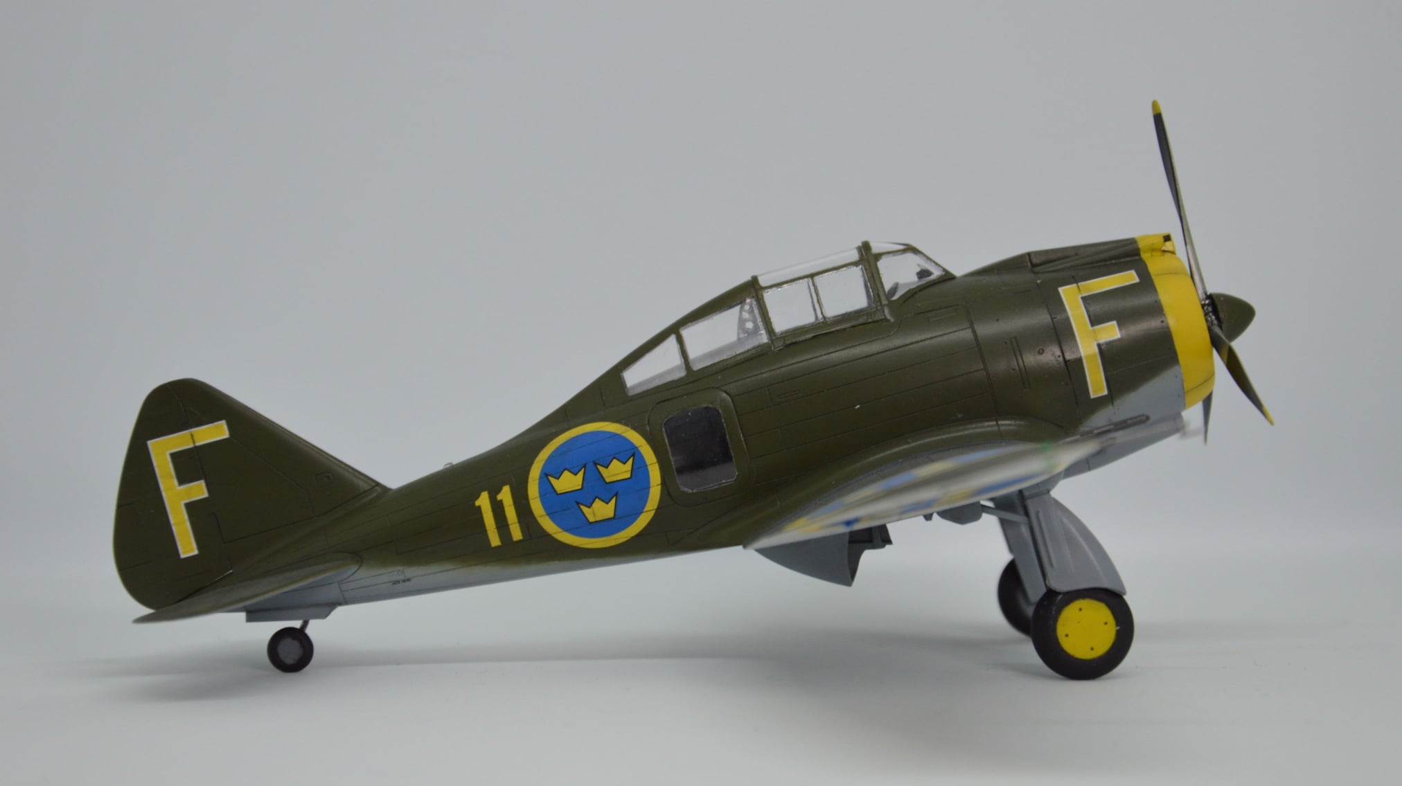 Dora Wings - 48042 - Seversky J 9 - painted model
