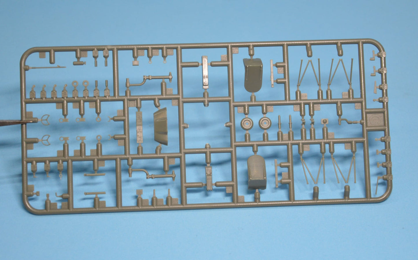 206 - Dora Wings - 48043 - Curtiss-Wright AT-9 Jeep - sprue