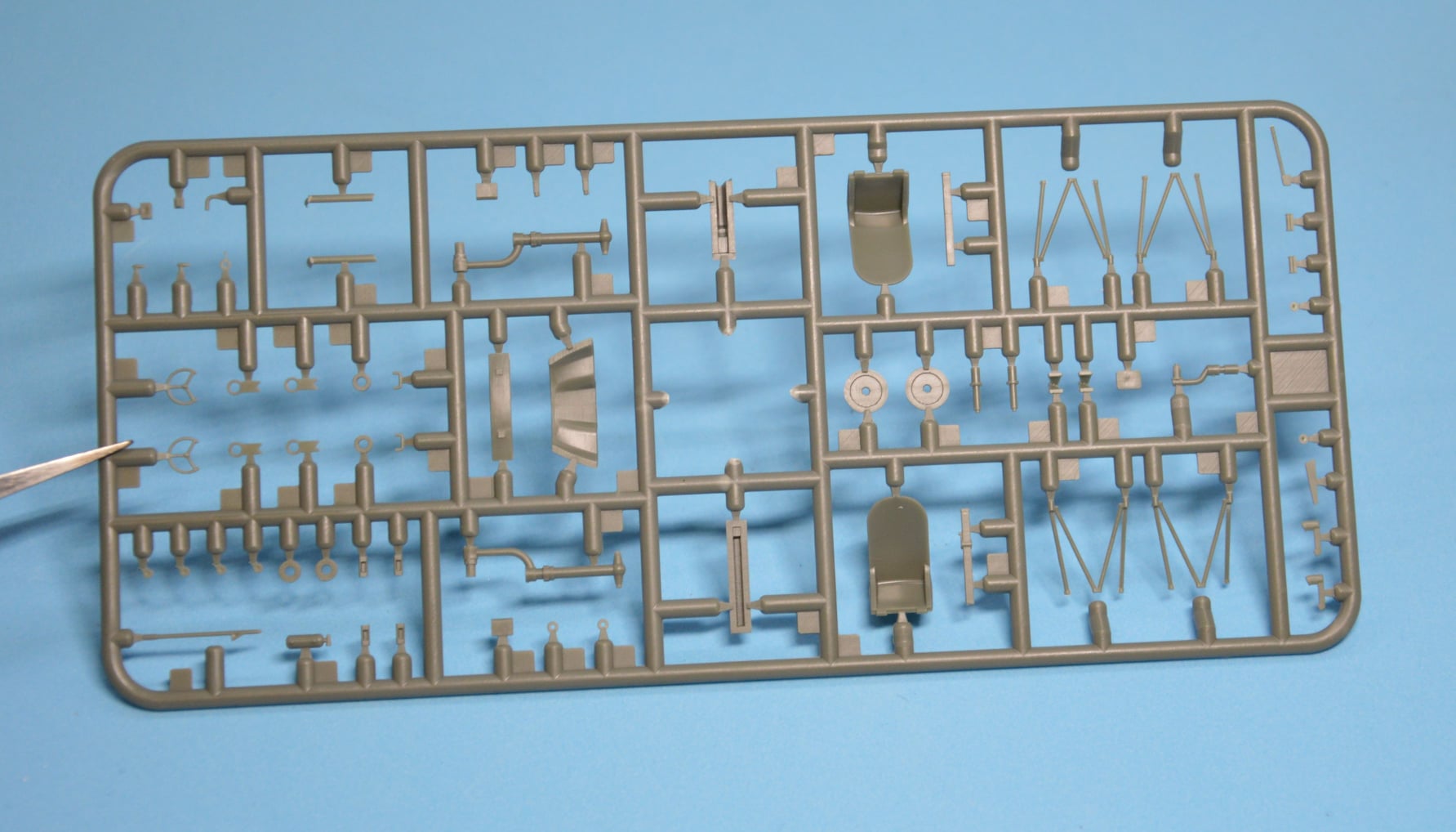 Dora Wings - 48043 - Curtiss-Wright AT-9 Jeep - sprue