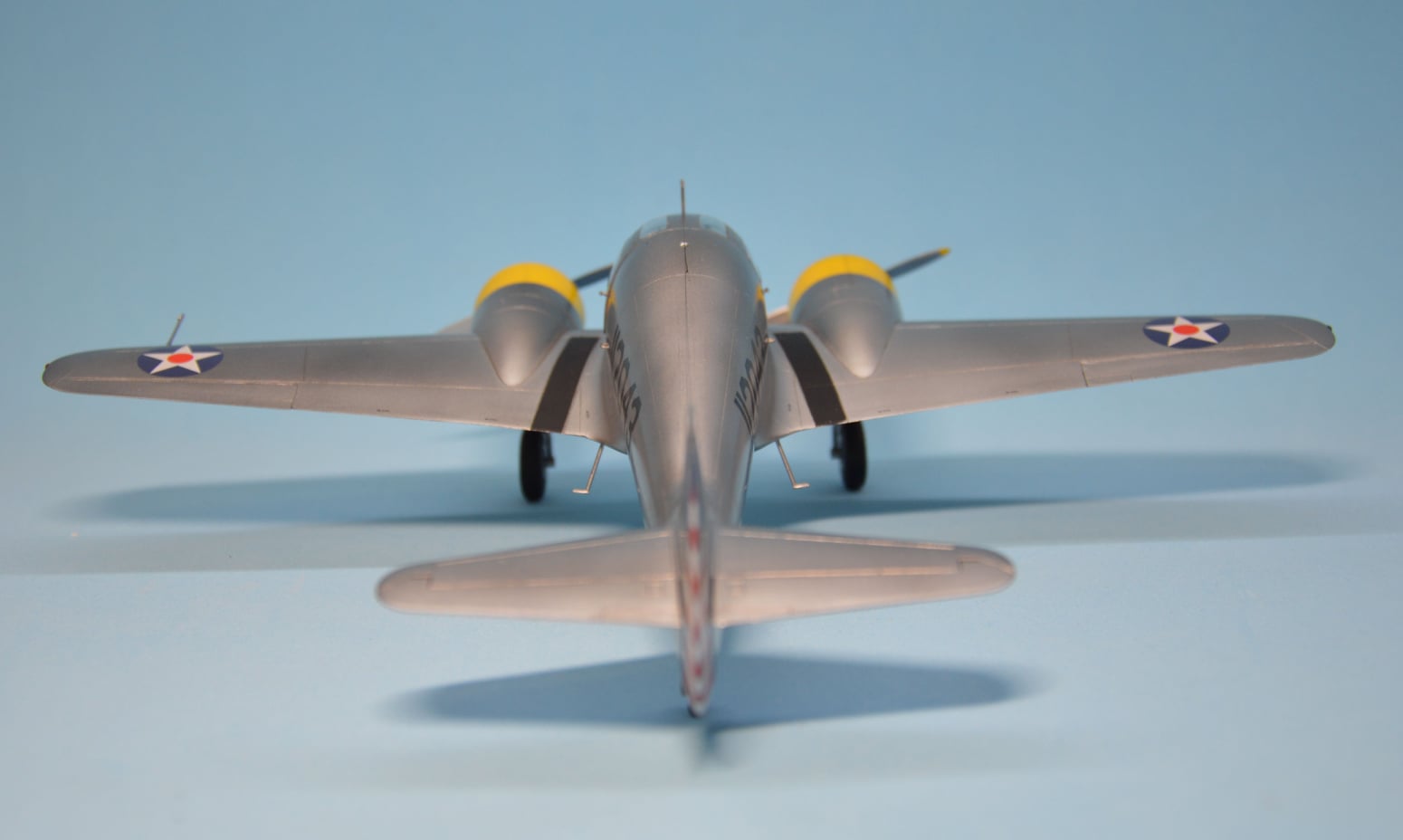Dora Wings - 48043 - Curtiss-Wright AT-9 Jeep - painted model
