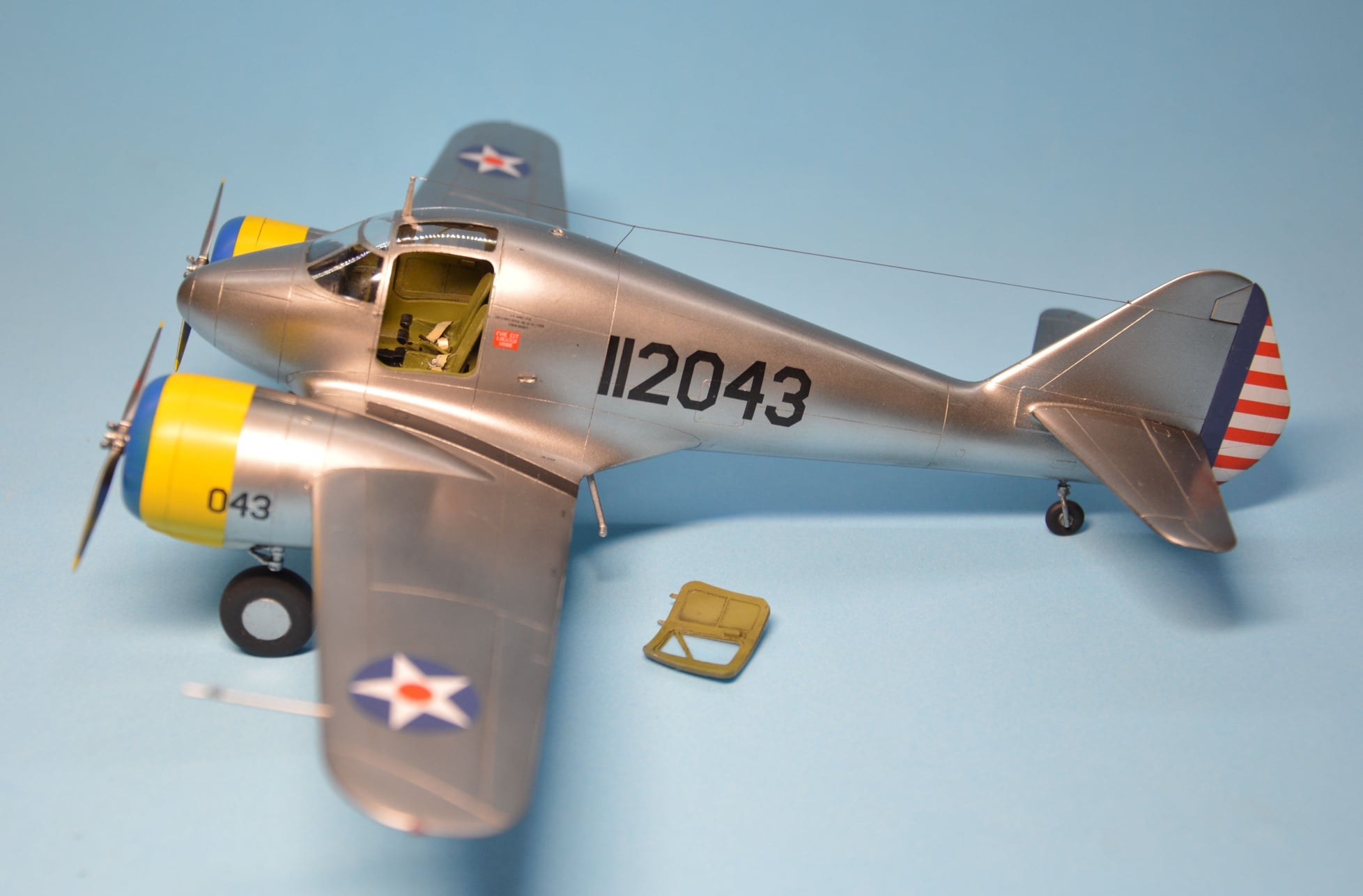 Dora Wings - 48043 - Curtiss-Wright AT-9 Jeep - painted model