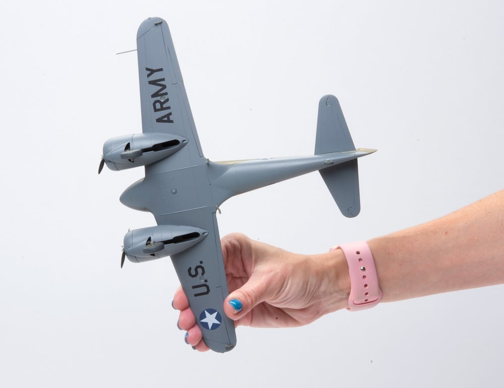 Dora Wings - 48043 - Curtiss-Wright AT-9 Jeep - painted model