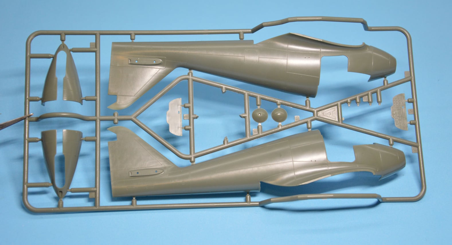 Dora Wings - 48043 - Curtiss-Wright AT-9 Jeep - sprue
