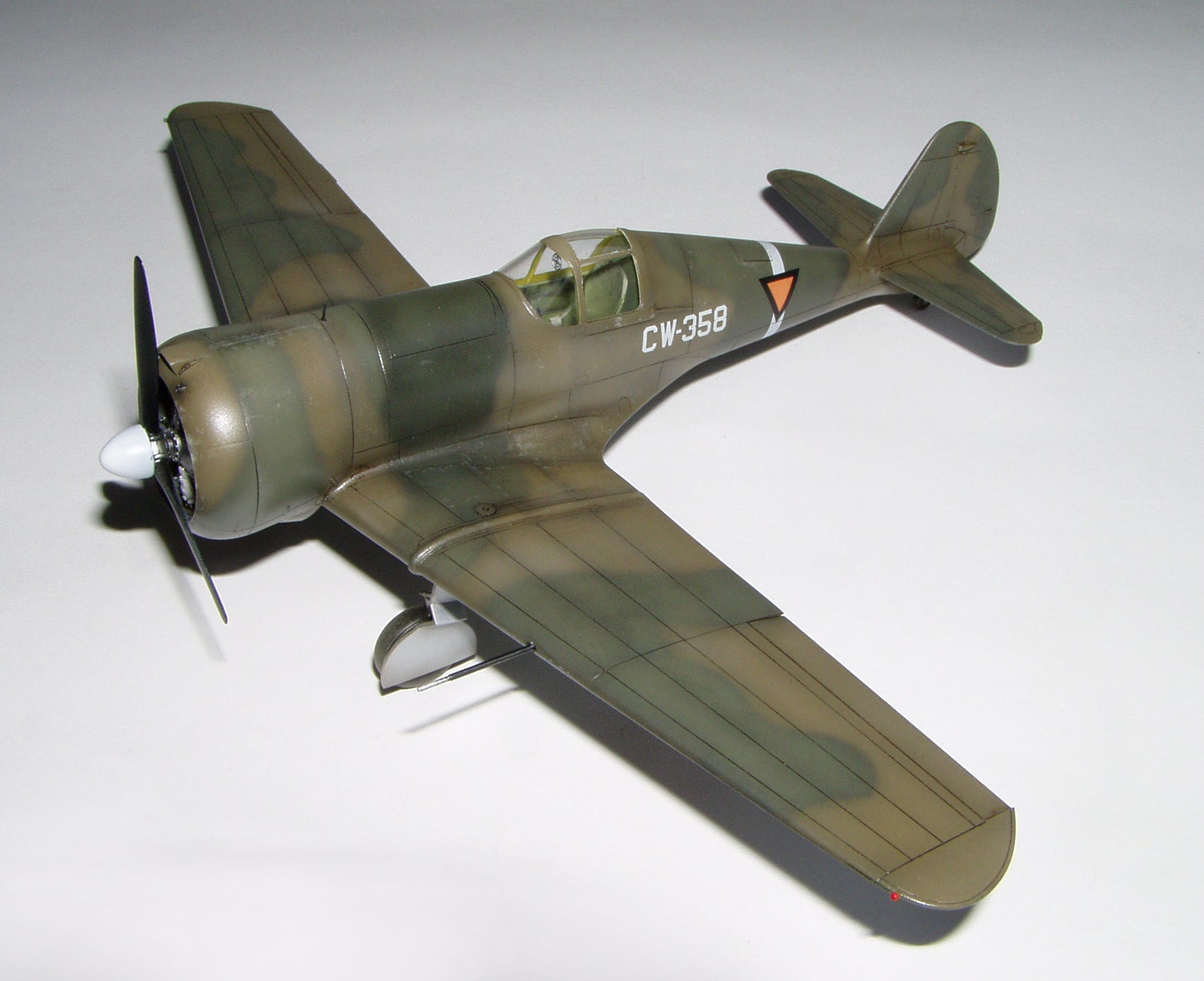 Dora Wings - 48046 - Curtiss-Wright CW-21B - painted model