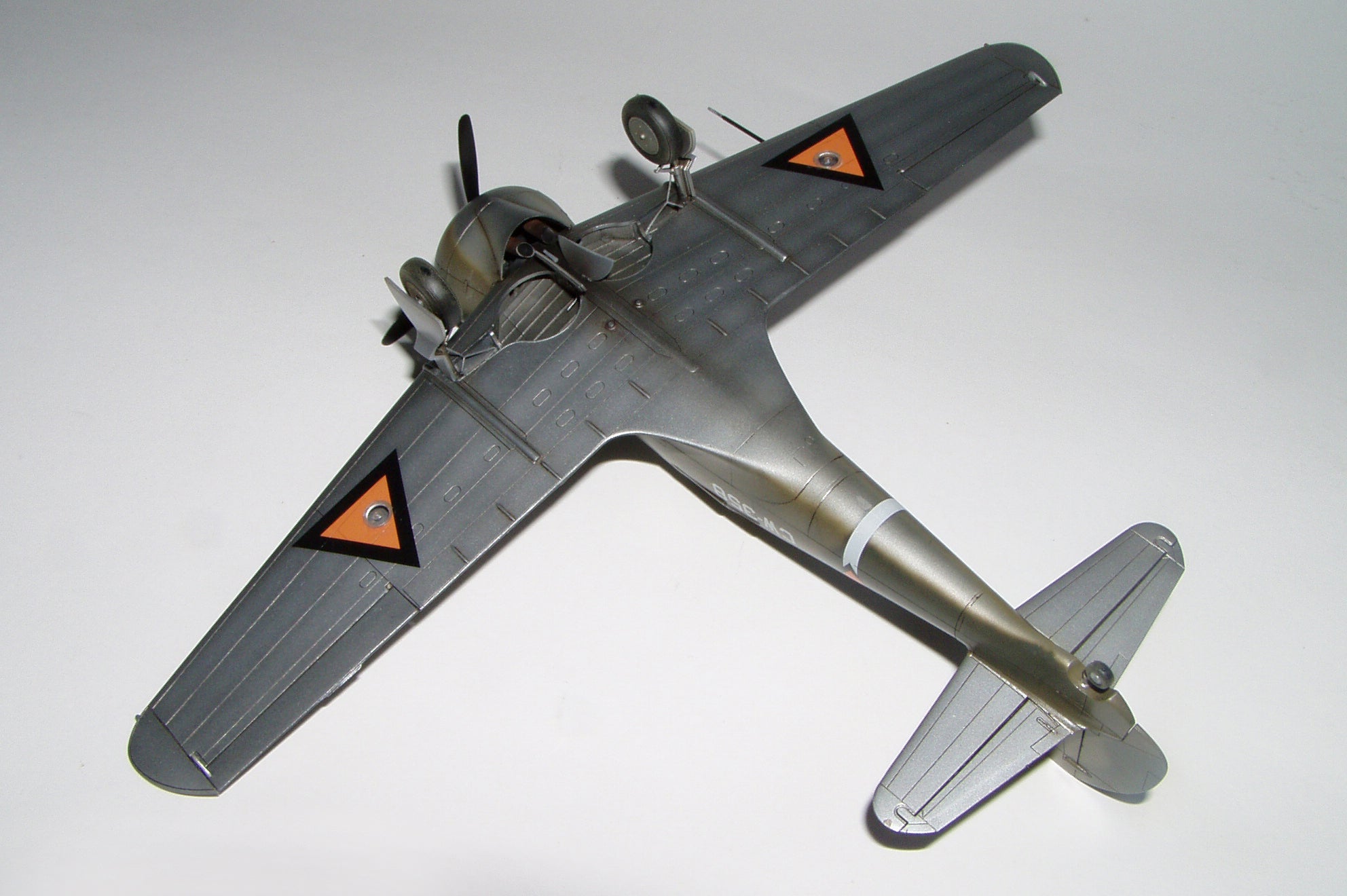 Dora Wings - 48046 - Curtiss-Wright CW-21B - painted model
