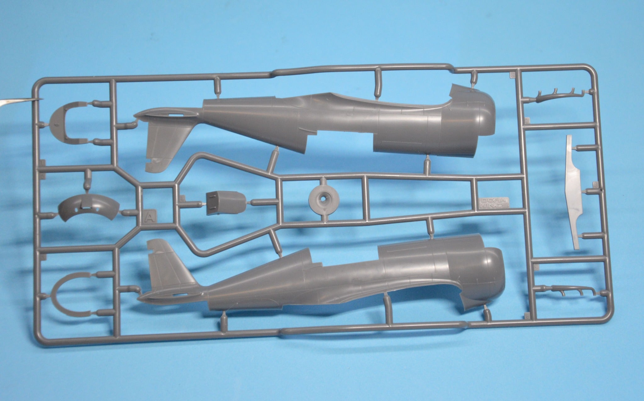 Dora Wings - 48046 - Curtiss-Wright CW-21B - sprue
