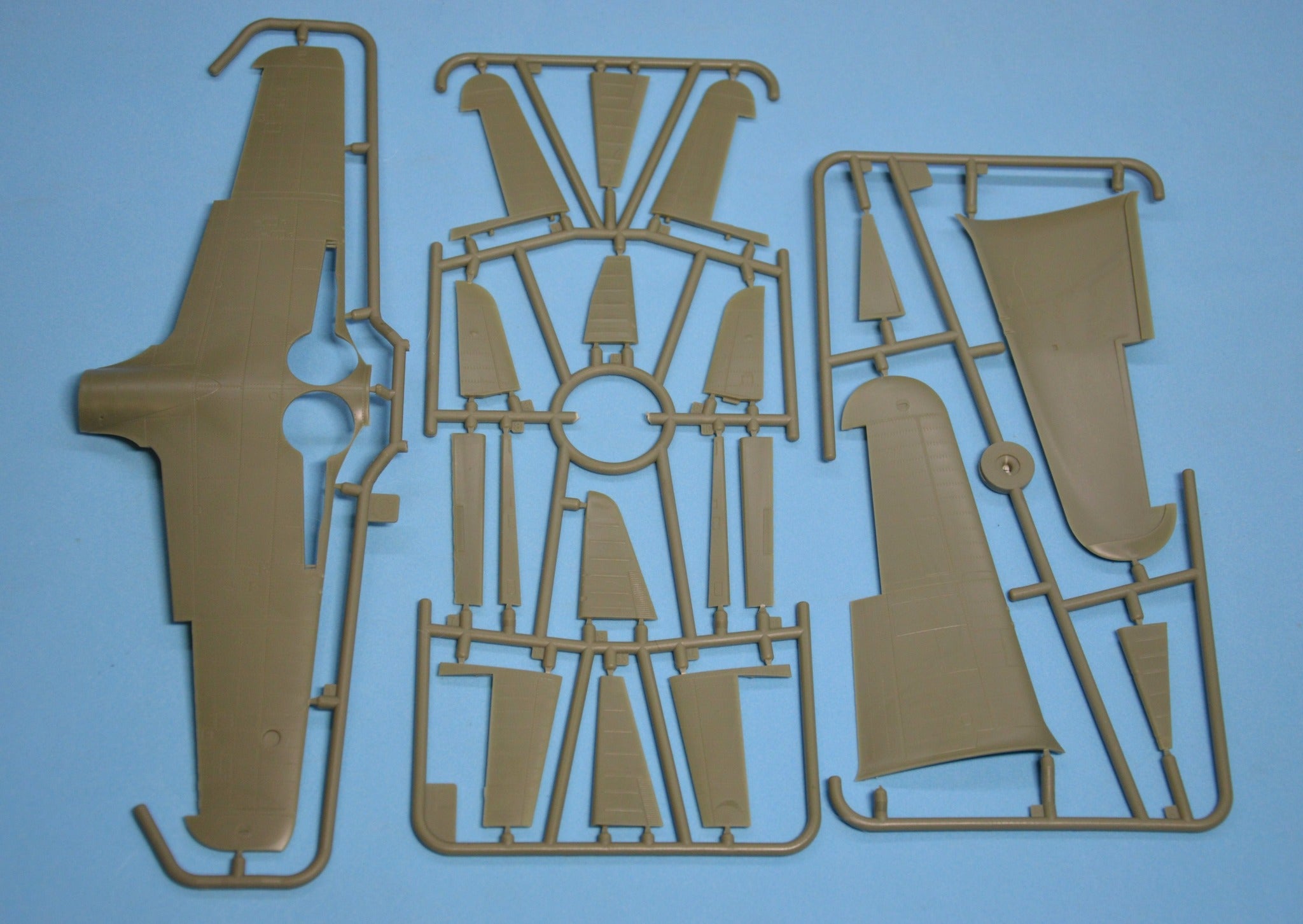 Dora Wings - 48050 - Vultee Vanguard Mk I / J 10 Vanguard - sprue